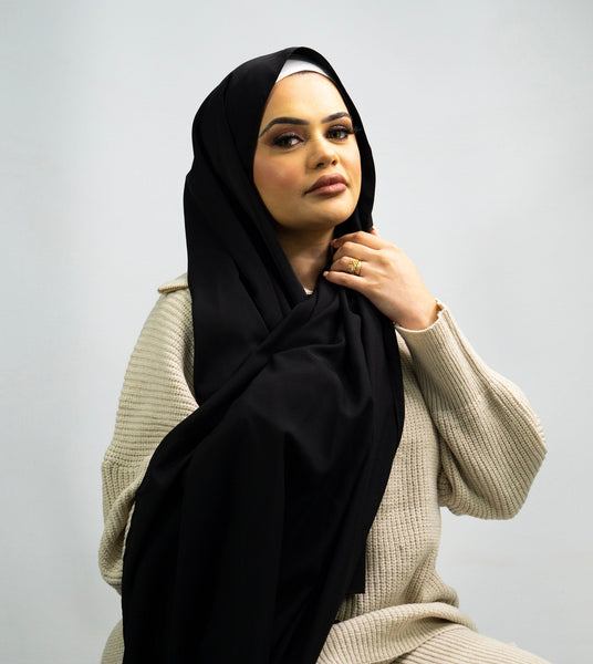 Medina Nida | Pitch Black